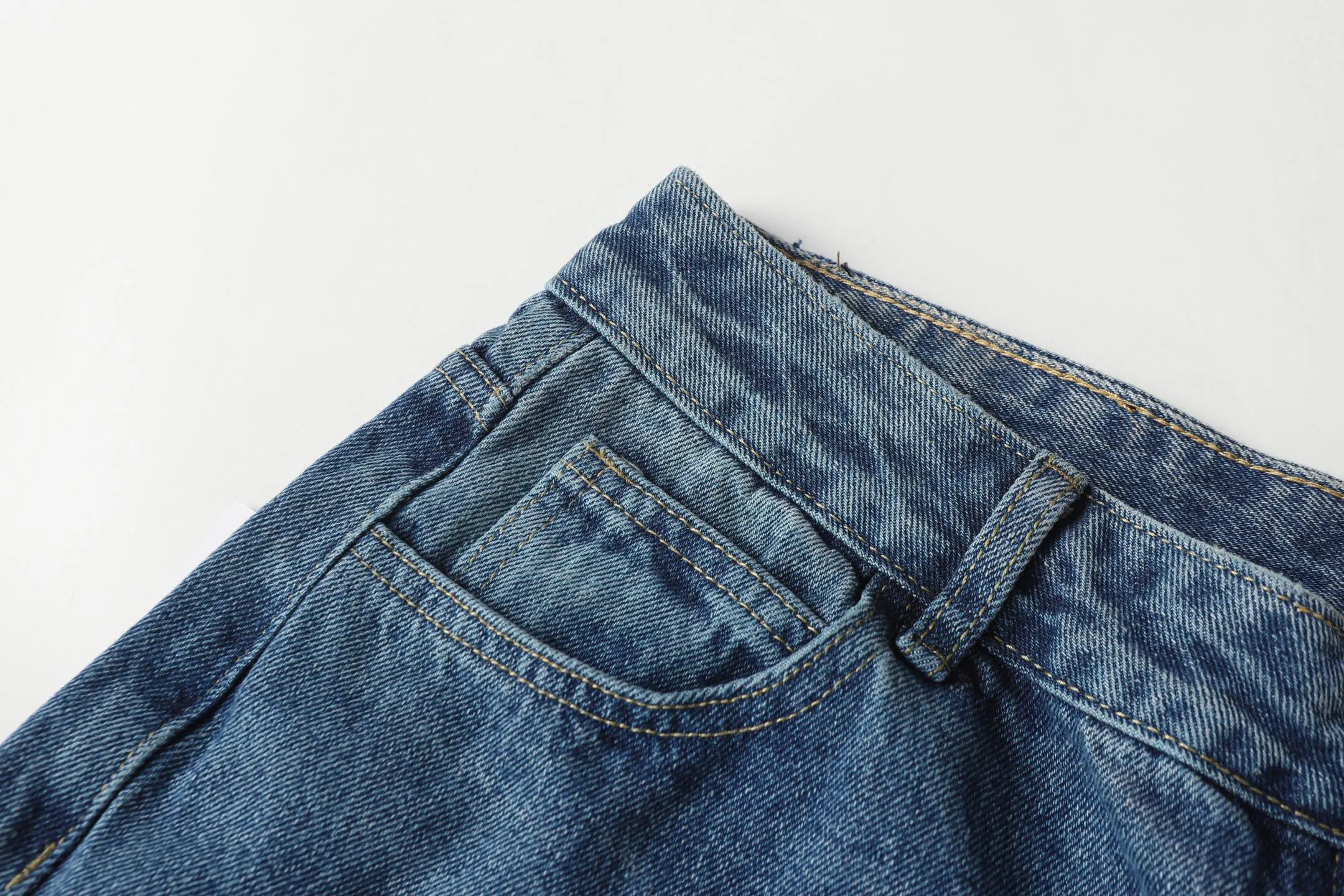 P270 Cross-border model, please do not place an order if you are pursuing quality - Chrome Hearts/Chrome Hearts Cross ✝️ Inlaid embroidered washed jeans, trousers and casual pants - High weight, high density and high quality. The wool is soft, delicate and skin-friendly. It feels soft and silky. It has excellent warmth and skin-friendly properties - Custom-woven and dyed, no color difference. No matter the fabric or workmanship details, it beats the ordinary version on the market - Hardware zipper accessories are all customized, full of details -Colour: washed blue -Size: 28 30 32 34 36